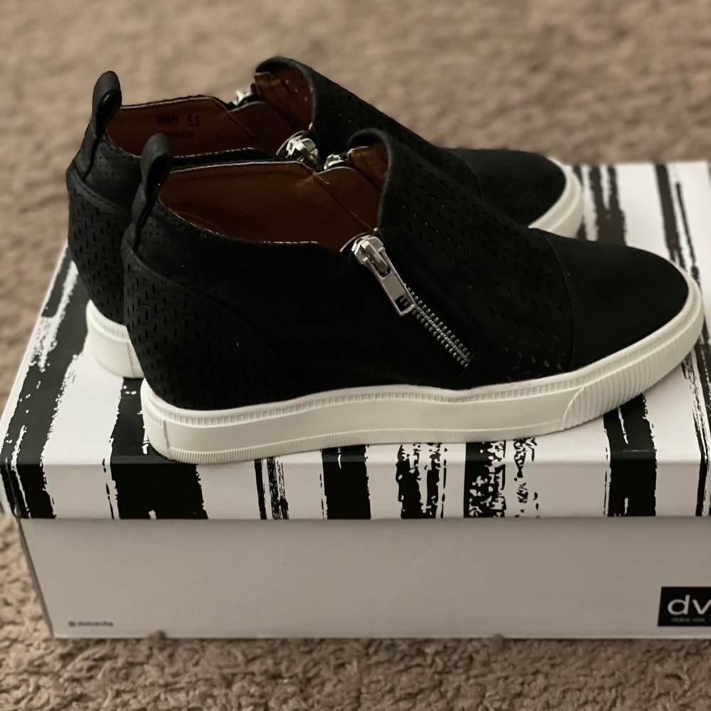 DV by Dolce Vita wedge sneakers sz 5.5